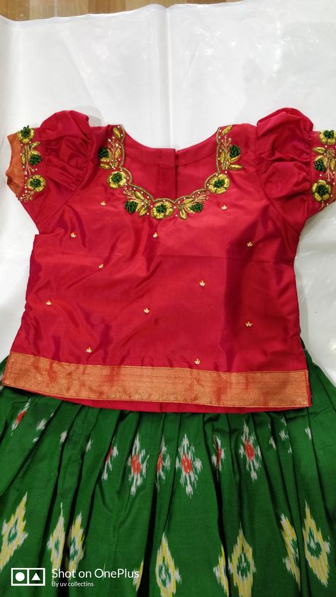 Kids Computer Work Blouse Designs, Langa Blouse For Kids, Langa Blouse, Pattu Langa, Cotton Frocks For Kids, Long Blouse Designs, Pattu Pavadai, Simple Frock Design