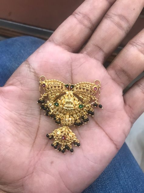 Long Nallapusalu, Lockets Gold, Big Earrings Gold, Gold Necklace Price, Simple Gold Bangle, Pretty Gold Necklaces, Indian Gold Necklace Designs, Mangalsutra Chain, Gold Jewels Design