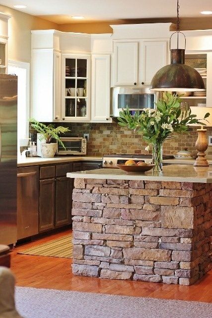 stone kitchen island , we will install stone around our island in our kitchen this summer, hopefully. love this cozy look, even for a small kitchen Homemade Kitchen Island, Dapur Rustic, Stone Kitchen Island, Herringbone Backsplash, Stone Kitchen, Diy Kitchen Cabinets, Decor Minimalist, Rustic Kitchen, 인테리어 디자인