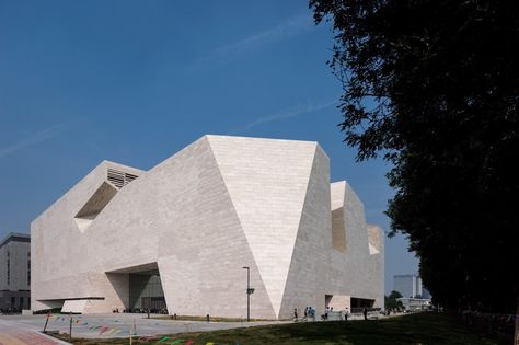 Gallery of Shandong Art Gallery / TJAD - 7 Galleries Architecture, Art Galleries Design, Renovation Architecture, Exhibition Building, Eco Architecture, Ceiling Light Design, Architecture Design Concept, Concrete Art, Concrete Structure