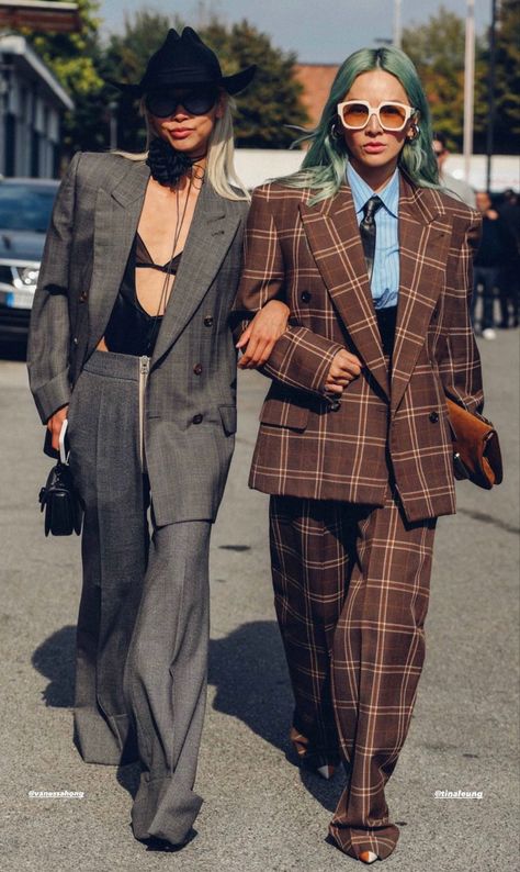 Tina Leung Street Style, Street Style Suits Women, Suits For Women Street Style, Juxtaposition Outfits, High Fashion Outfits Street, Thrifted Suit, Tina Leung, Tokyo Fashion Week Street Styles, Woman In Suit