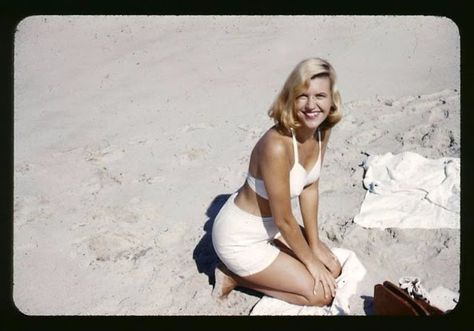 Sylvia Plath: Life of the Talented Tragic Poet Through Amazing Photos ~ Vintage Everyday Silvia Plath, Sylvia Plath Poems, Terrence Loves You, Michael Hutchence, Story Writer, American Poets, Writers And Poets, The Bell Jar, Sylvia Plath