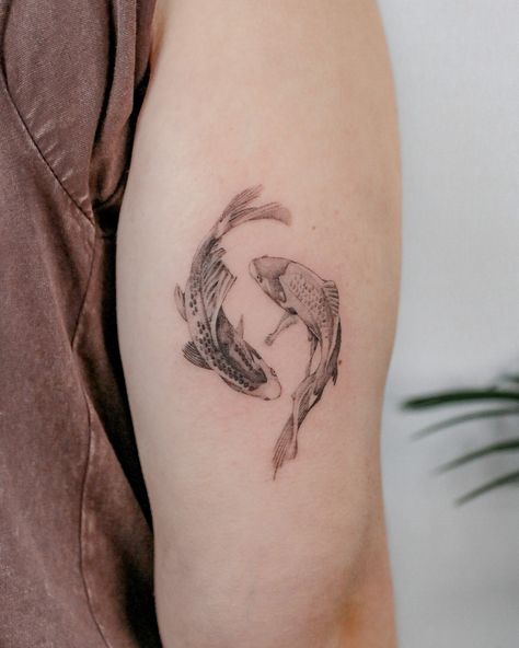 Koya Fish Tattoo, Koi Fish Yingyang Tattoo, Pieces Koi Fish Tattoo, Line Work Koi Fish Tattoo, Coy Fish Ying Yang Tattoo, Koi Fish Tattoo Fineline, Koi Ying Yang Tattoo, Pieces Tattoo Ideas, Yin And Yang Koi Fish Tattoo