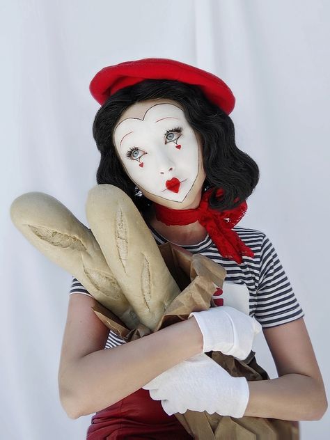 @ ducktrees on Instagram. Cute mime makeup, black red and white, heart makeup, french Paris mime, mime costume, clowncore, diy Halloween costume, face paint White Heart Makeup, Cute Mime Makeup, Costume Face Paint, Mime Halloween Costume, French Mime, Mime Face, Mime Costume, Clown Costume Women, Cute Clown Makeup