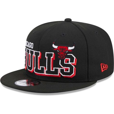 Indulge your love for the Chicago Bulls with this New Era Gameday 59FIFTY hat. It features a snapback closure that offers a custom and secure fit. A bold Chicago Bulls design with authentic details creates a dedicated, spirited look. Chicago Bulls Hat, Camping In Ohio, Black Chicago, 59fifty Hats, Nba Chicago Bulls, Snapback Caps, Luxury Watches For Men, Chicago Bulls, Snapback Cap