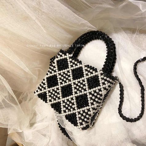 Diamond Bag, Hand Beaded Bag, Braided Bag, Sacs Design, Diy Bag Designs, Tas Fashion, Crystal Bags, Pearl Bag, Handmade Jewelry Tutorials