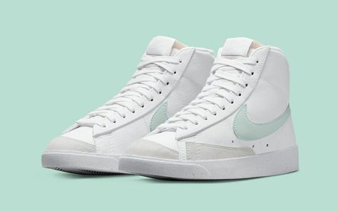 Winter Shoes Ideas For Women - It is over. You don't have to hunt for it anymore. Just get it from here by clicking on the link. Nike Blazers, Nike Shoes Girls, Preppy Shoes, Pretty Shoes Sneakers, All Nike Shoes, Nike Blazer Mid 77, Nike Blazers Mid, Nike Blazer Mid, Winter Shoes For Women