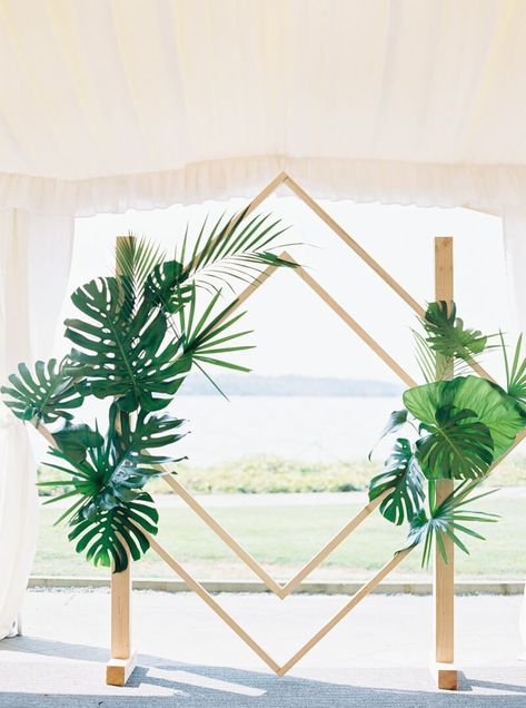 Wedding Arbors, Hawaiian Party Decorations, Fiesta Tropical, Trendy Bride, Wedding Arbour, Dream Destination Wedding, Tropical Home Decor, Washington Weddings, Tropical Theme