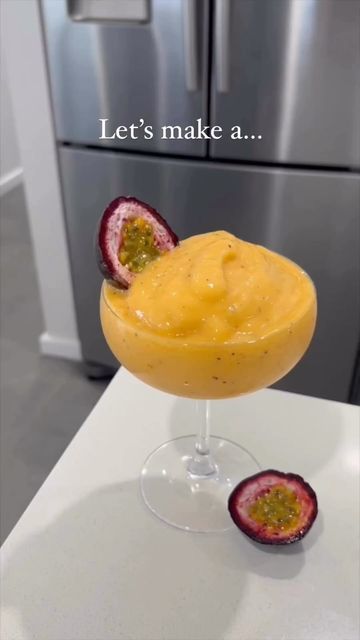 Passion Fruit Daiquiri, Mango Daiquiri, Tropical Juice, Frozen Mango, Cocktail Garnish, White Rum, Alcohol Drink Recipes, Recipe Ingredients, Daiquiri