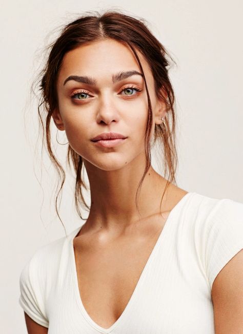 Zhenya Katava, Model Profile, Free People Summer, 얼굴 드로잉, Woman In White, Foto Portrait, 얼굴 그리기, Female Character Inspiration, Female Face