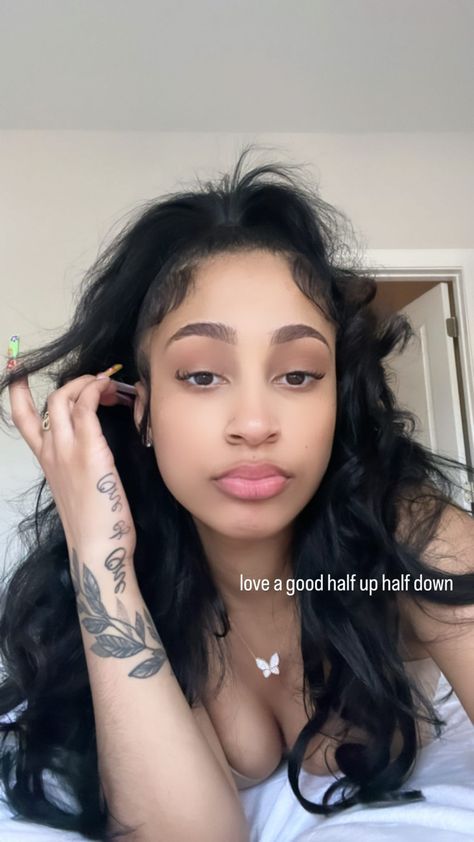 Frontal Wig Hairstyles, Pretty Tattoos For Women, Cute Tattoos For Women, Hairdos For Curly Hair, Pretty Skin, Hair Life, Baddie Hairstyles, Short Hair Styles Pixie, Lashes Makeup