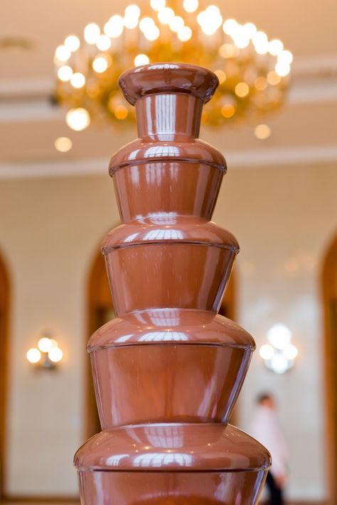 Chocolate Fountain Aesthetic, Food Birthday Party, Chocolate Fountain Recipes, Work Mood, Birthday 22, Birthday Snacks, Peacock Wedding Theme, Chocolate Fountain, Chocolate Pictures