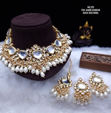 Kundan Jwellary, Jwellary Design, Brown Stuff, Jewellery Kundan, Chain Ring Gold, Big Wedding Rings, Kundan Work, Fancy Jewellery Designs, Instagram Jewelry