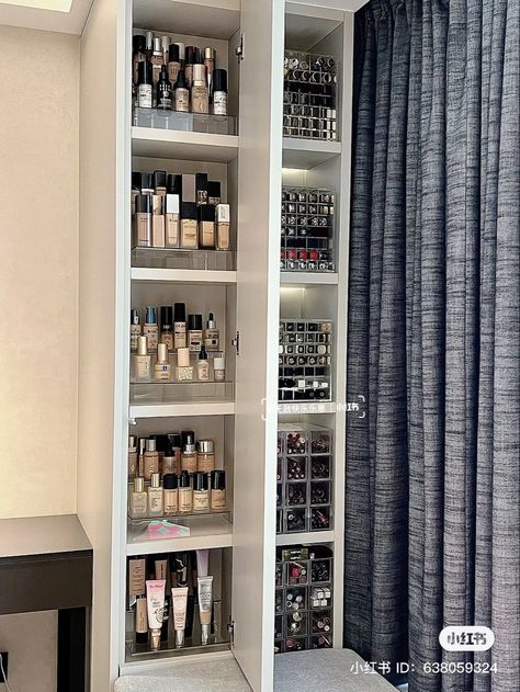 Skincare Closet, Penyimpanan Makeup, Closet Organisation, Amber Room, Room Organization Bedroom, Luxury Room Bedroom, Glam Room, Makeup Rooms, Room Planning