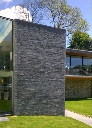 Stone Cladding Exterior, External Wall Cladding, Slate Cladding, Mountain Home Exterior, Exterior Wall Cladding, Design Tiles, Stone Wall Design, Slate Wall, Wall Brick