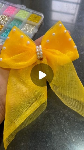 Handmade Hair Bow Clips, Bow For Hair Diy, How To Make A Bow With Cloth, Ribbon Pattern Design, How To Make Hair Bow Clips, Cloth Bows Diy, Organza Bows Diy, How To Make A Bow Out Of Fabric, How To Sew Hair Bands