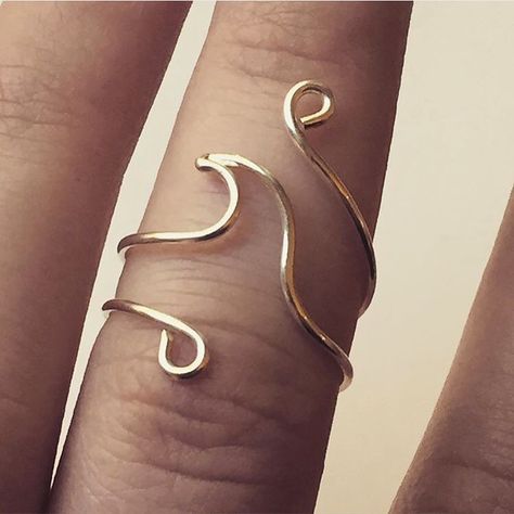 Metal Wire Rings, Mermaid Wire Jewelry, Wire Mermaid, Handmade Wire Rings, Wire Rings Ideas, Cute Wire Rings, Diy Wire Jewelry Rings, Ring Jewellery Design, Diy Jewelry Rings