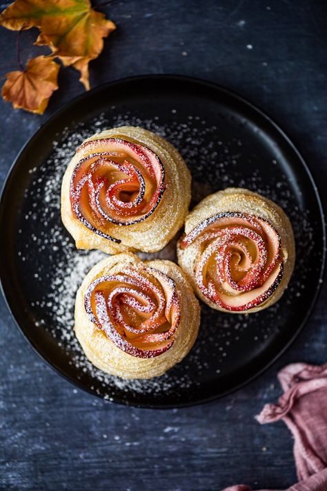 Apple Rose Tarts #applerose #puffpastry #puffpastrytart #applerosetart Puff Pastry Apple Roses, Apple Roses Puff Pastry, Sugar Free Pastries, Easy Puff Pastry Desserts, Individual Apple Pies, Apple Rose Tart, Puff Pastry Recipes Dessert, Puff Pastry Apple, Simple Pie