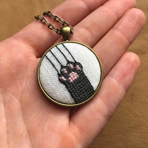 Pets Activities Preschool, Stitch Necklace, Cross Stitch Necklace, Paw Pendant, Cat Cross Stitches, Tiny Cross Stitch, Small Cross Stitch, Pola Kristik, Mini Cross Stitch