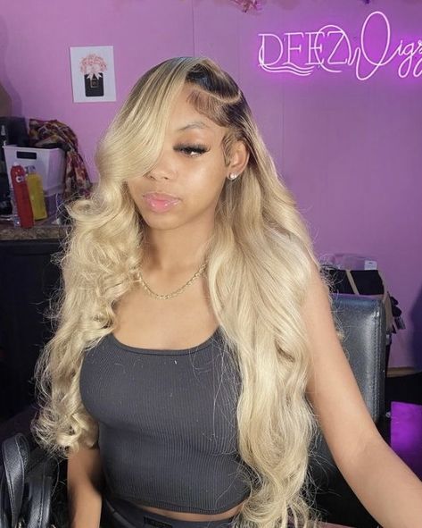 Blonde Frontal Sew In, Brown Roots Blonde Hair Wig, Bday Hairstyles, 5 Hairstyles, Baddie Ideas, Blonde Bundles, Wigs Hairstyles, Frontal Wig Hairstyles, Blonde With Dark Roots