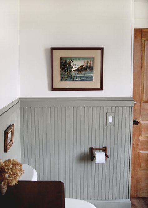 Old Wainscoting Makeover, Painted Wainscoting Bathroom, Bathroom Half Wall Ideas, Wall Paneling Bathroom, Bathroom Wall Paneling Ideas, Two Tone Bathroom, Bathroom Wainscotting, Beadboard Half Wall, Bathroom Beadboard Ideas