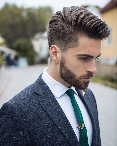 Cortes de cabello que todo hombre con estilo debe intentar al menos una vez 2 Global Hair, Trendy Mens Haircuts, Beautiful Haircuts, Men Haircut Styles, Cool Hairstyles For Men, Short Hairstyles For Thick Hair, Mens Haircuts Fade, Men Hair, Popular Haircuts