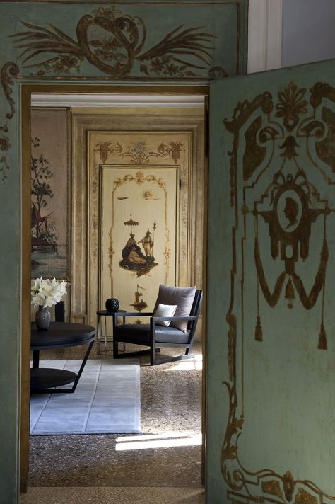 Alcova Tiepolo Suite, photo © Aman Canal Grande Hotel, Venice, Amanresorts. Aman Venice, Masculine Room, Masculine Interior, Venice Hotels, Floating City, Brown Furniture, Grand Canal, Hotel Design, Grand Hotel