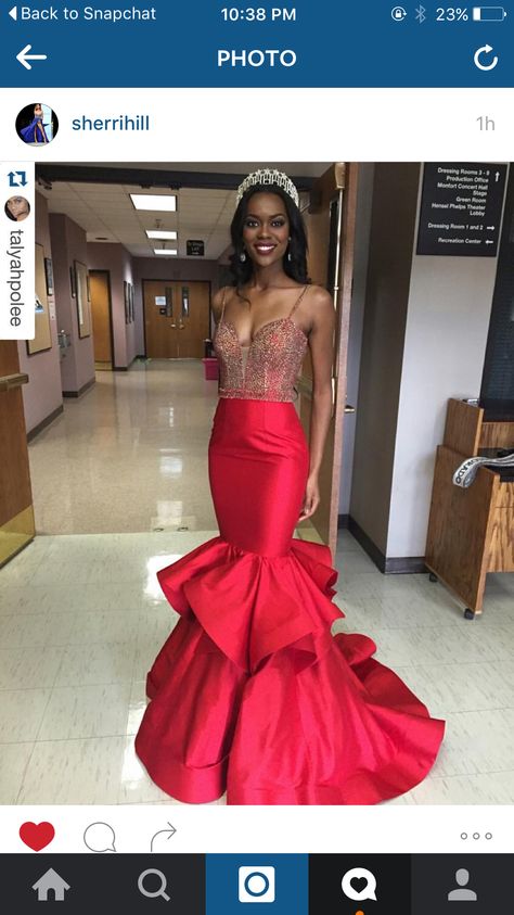 Beaded Bodice Prom Dress, Red Prom Dress Long, Prom 2016, Red Mermaid, Spaghetti Strap Prom Dress, Paris Mode, Red Prom, Beaded Bodice, Pageant Dress