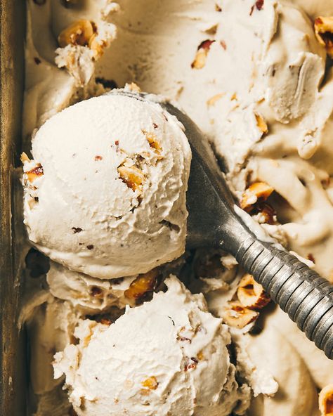 You won't believe this maple whiskey ice cream is dairy free and vegan! Every creamy scoop is studded with crunchy roasted hazelnuts. No ice cream maker required. Cashew Milk Ice Cream, Whiskey Ice Cream, Evergreen Kitchen, Maple Whiskey, Hazelnut Ice Cream, Churn Ice Cream, Roasted Hazelnuts, Whiskey Ice, Ice Cream Base