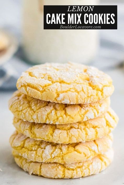 Lemon Cookies are delicious with a crinkly top and chewy center. These Lemon Cake Mix Cookies could not be easier to make! Fast and delicious. Delicious Lemon Cake, Lemon Cake Mix Cookies, Lemon Crinkle Cookies, Diy Easy Recipes, Cake Mix Cookie Recipes, Lemon Cake Mixes, Crinkle Cookies, Lemon Cookies, Yellow Cake