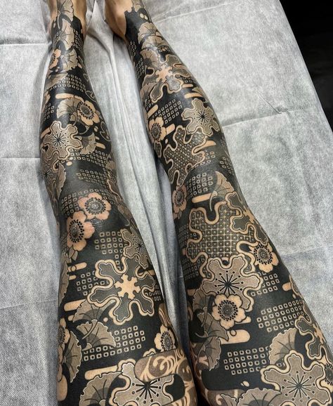 Tattoo Website, Japanese Legs, African Tattoo, Traditional Tattoo Sleeve, Body Suit Tattoo, Full Body Tattoo, Asian Tattoos, Leg Tattoo Men, Japanese Sleeve Tattoos