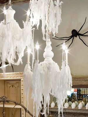 Spiderweb Chandelier...black would be beautiful...could do cardboard chandeliers everywhere Spooky Pictures, Chic Halloween Decor, Casa Halloween, Chic Halloween, Halloween Eyes, Halloween Decorations Indoor, Halloween Inspiration, Halloween Props, Fete Halloween