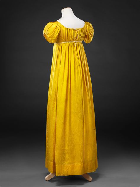 1810s Dress and Underdress;  Underdress; Silk (view 6) Norman Hartnell, Regency Gown, Regency Era Fashion, Regency Dress, Regency Fashion, 19th Century Fashion, Regency Era, Empire Dress, Old Fashion