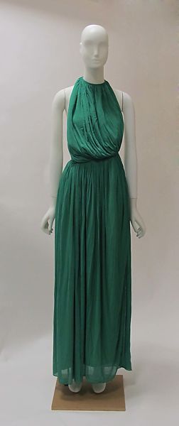 Halston Dress, 1970s Dress, Des Moines Iowa, 1970s Dresses, Movies Outfit, Vintage Wardrobe, Fashion Aesthetics, Costume Institute, Silk Gown