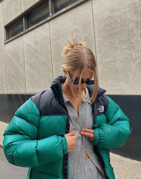 Green Puffer, Cute Fits, Puffer Jacket, Down Jacket, Fashion Inspiration, North Face, Long Hair, The North Face, Puffer