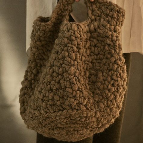 Maydi – Discover the latest collections and creations Knitting Bag Pattern, Boho Chic Bags, Funny Bags, Winter Bags, Best Tote Bags, Wool Bags, Crochet Winter, Macrame Bag, Local Artisans