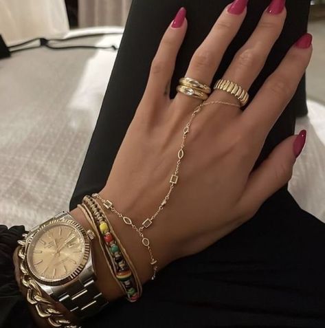 Nail Jewelry, Dope Jewelry, Jewelry Fashion Trends, Classy Jewelry, Jewelry Lookbook, Stacked Jewelry, Jewelry Outfit, Girly Jewelry, Jewelry Inspo