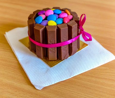 Kitkat Cake Ideas, Gems Cake, Mine Cake, Food Truck Desserts, Valentine 2024, Gem Cake, Kitkat Cake, Kit Kat Cake, Prince Theme