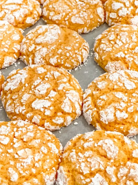 How to Make Delicious Orange Cake Mix Cookies in 30 Minutes Orange Cake Mix Desserts, Orange Cookies From Cake Mix Recipes, Yellow Box Cake Mix Cookies, Orange Cake Mix Cookies, Delicious Orange Cake, Orange Baking, Cookie Deserts, Orange Cookies, Cookies N Cream Cookies