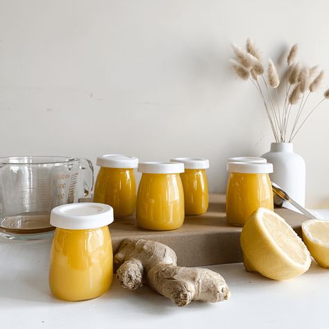 These Immunity Boosting Ginger Turmeric Shots is amazing if you're looking to boost your immune system and overall health! Each ingredient has an ample amount of health benefits that'll leave you feeling great! Ginger Turmeric Shots, Ginger Shot Recipe, Lemon Themed Bridal Shower, Turmeric Shots, Mimosa Recipe, Ginger Shot, Breakfast Recipes Sweet, Pistachio Pudding, Perfect Brunch