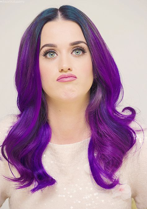 Katy Perry Hot Legs | Katy Perry Katy Katy Perry Purple Hair, Katy Kat, Katy Perry Hot, Perry The Platypus, Pastel Hair, Purple Hair, Katy Perry, Celebrities Female, Hair Makeup