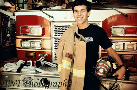 Senior photo firefighter Firefighter Senior Pictures, Firefighter Couple, Portraits Men, Sr Photos, Firefighter Photography, Firefighter Brotherhood, Firefighter Workout, Graduation Shoot, Firefighter Mom