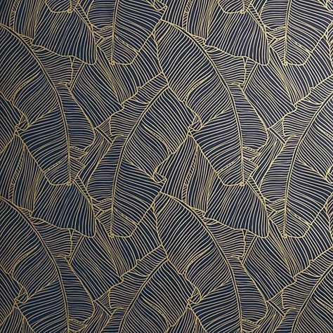 this one (for one wall). The Best of Modern Wallpaper Design: Dark & Dramatic Tracie Cheng, Modern Wallpaper Designs, Tiki Lounge, Motif Art Deco, Wallpaper Disney, Tiny Space, Design Brochure, Wallpaper Modern, Wallpaper Free