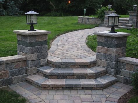 Paver Stairs Pictures | Welcome to S.A. Script Paver Stairs, Front Yard Walkway, Paver Steps, Walkway Landscaping, Sloped Backyard, Stone Steps, Landscaping Retaining Walls, Brick Garden, Garden Stairs