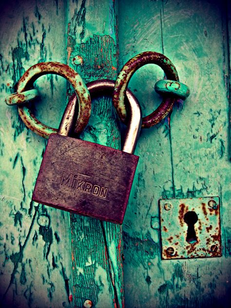 Old Keys, Antique Keys, Rustic Doors, Antique Doors, Green Door, Rusty Metal, Foto Art, Old Doors, Unique Doors