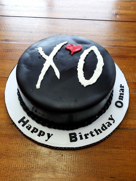 The Weeknd Cake. Chocolate Cake/M& M Filling. The Weeknd Cake, The Weeknd Birthday, Edible Picture Cake, 14th Birthday Cakes, Cute Birthday Cakes, Just Cakes, Sweet 16 Parties, Birthday Surprise Party, Fun Baking Recipes