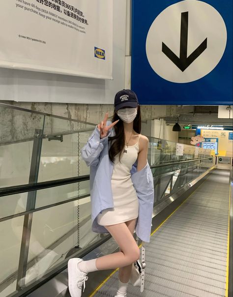 Seoul Summer Fashion, Ikea Outfit, Ball Cap Outfit, Japan Travel Outfit, Ootd Poses, Japan Outfits, Scandi Fashion, Korean Casual Outfits, Casual Day Outfits