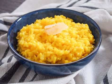 bowl of saffron risotto - a wonderfully easy and delicious Italian rice dish Saffron Risotto, Saffron Rice, Vegetarian Main Dishes, Fine Cooking, Rice Dish, Global Cuisine, Risotto Recipes, Best Dinner Recipes, Cooking Ingredients