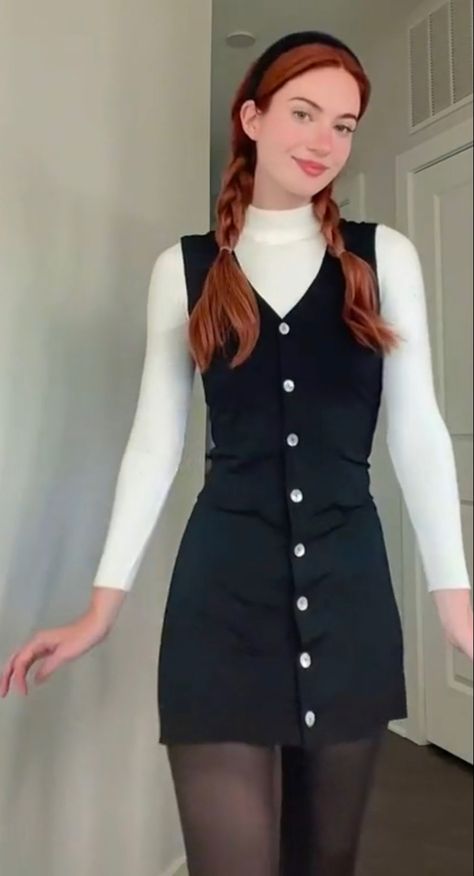 Causual Outfits, Mein Style, Fashion Attire, Ginger Hair, Black Tights, Dress And Heels, Looks Vintage, Elegant Outfit, Preppy Style