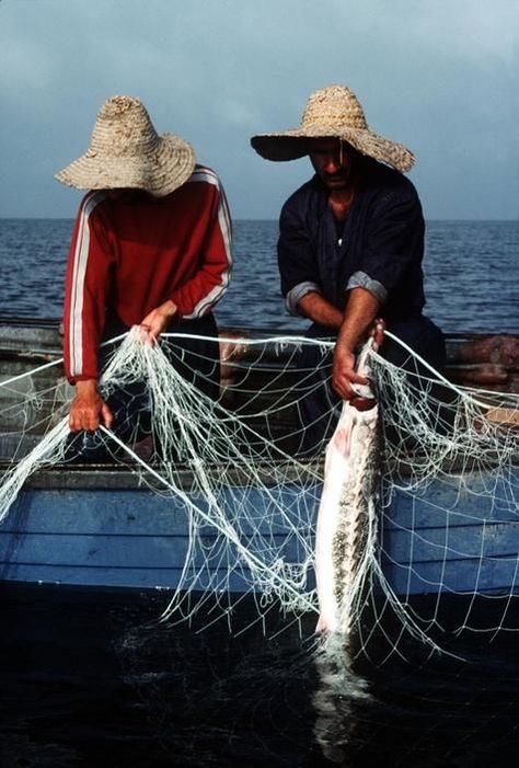 Magnum Photography, Bruno Barbey, Filipino Art, Caspian Sea, Photography Color, Study Photography, Boat Art, Figure Photography, Fishing Nets